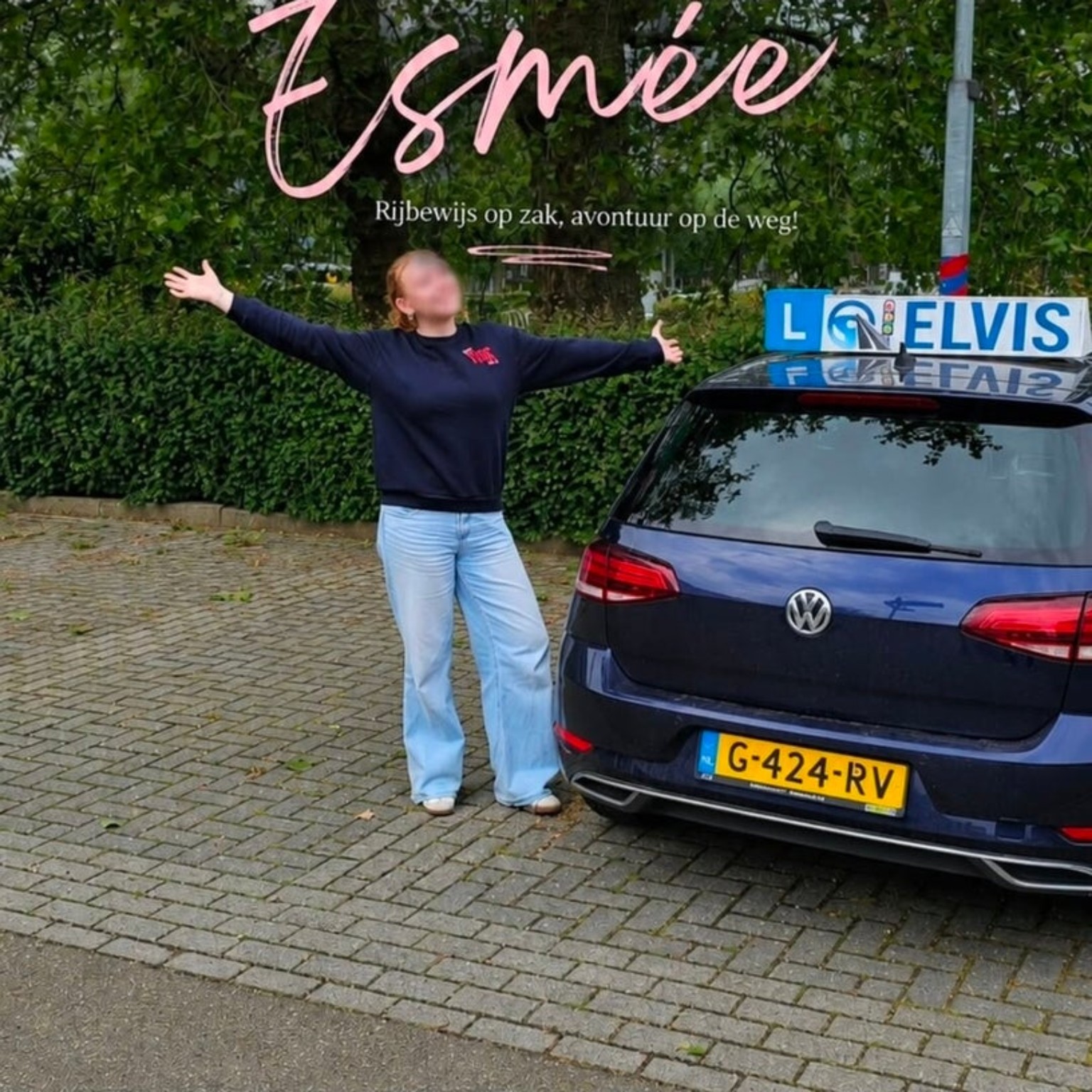 Esmée beside the Rijschool Elvis lesson car